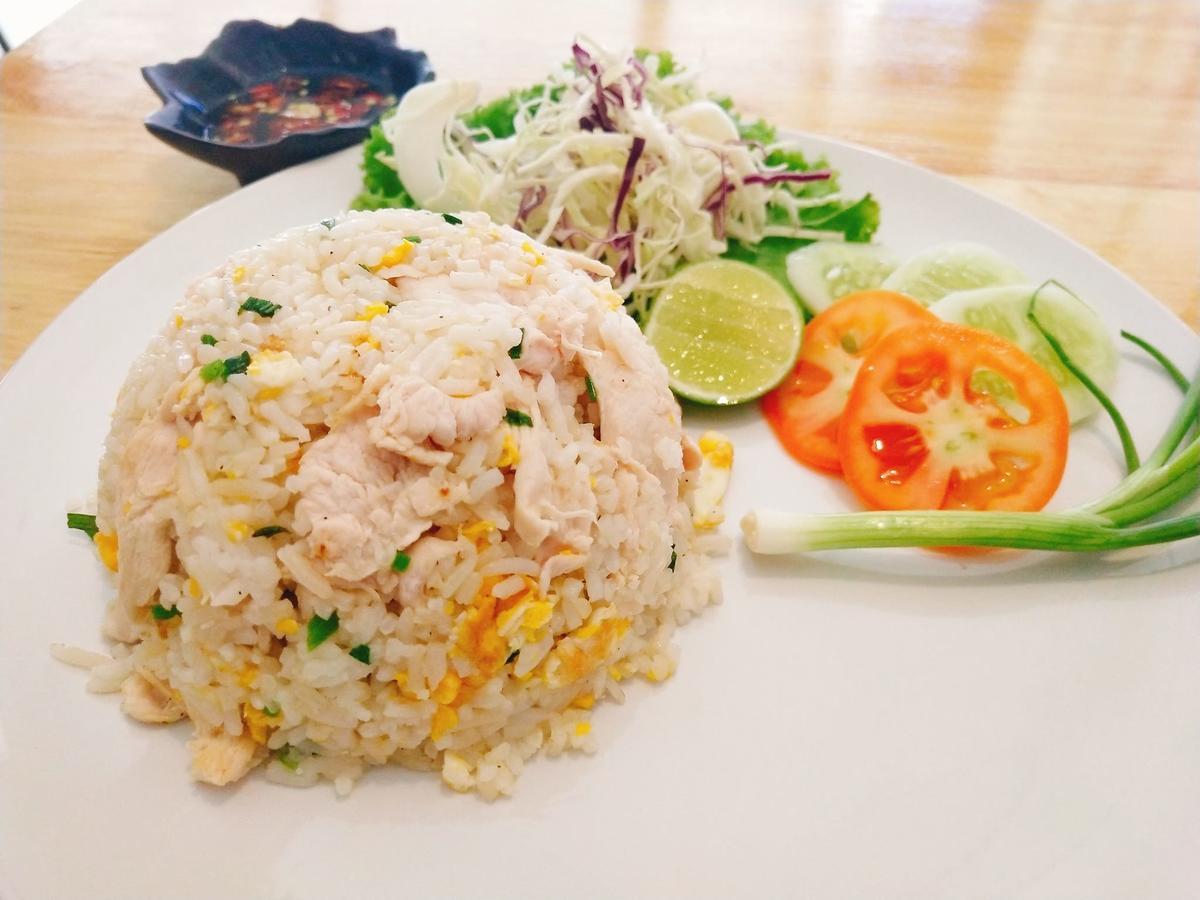 Cha Cha Cha Hostel Pattaya Luaran gambar